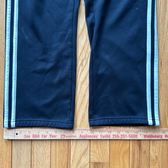 Classic Adidas 3 stripe sweat pants - Picture 12 of 15